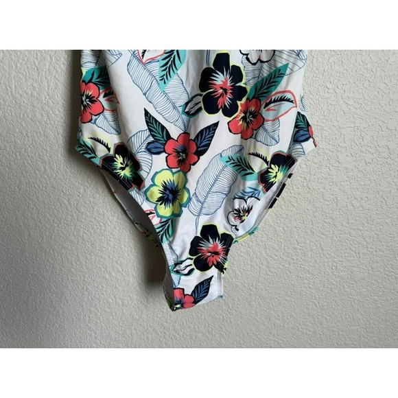 US Polo Association Women's One-Piece Swimsuit Size XL Floral Colorful Athletic - Picture 5 of 13